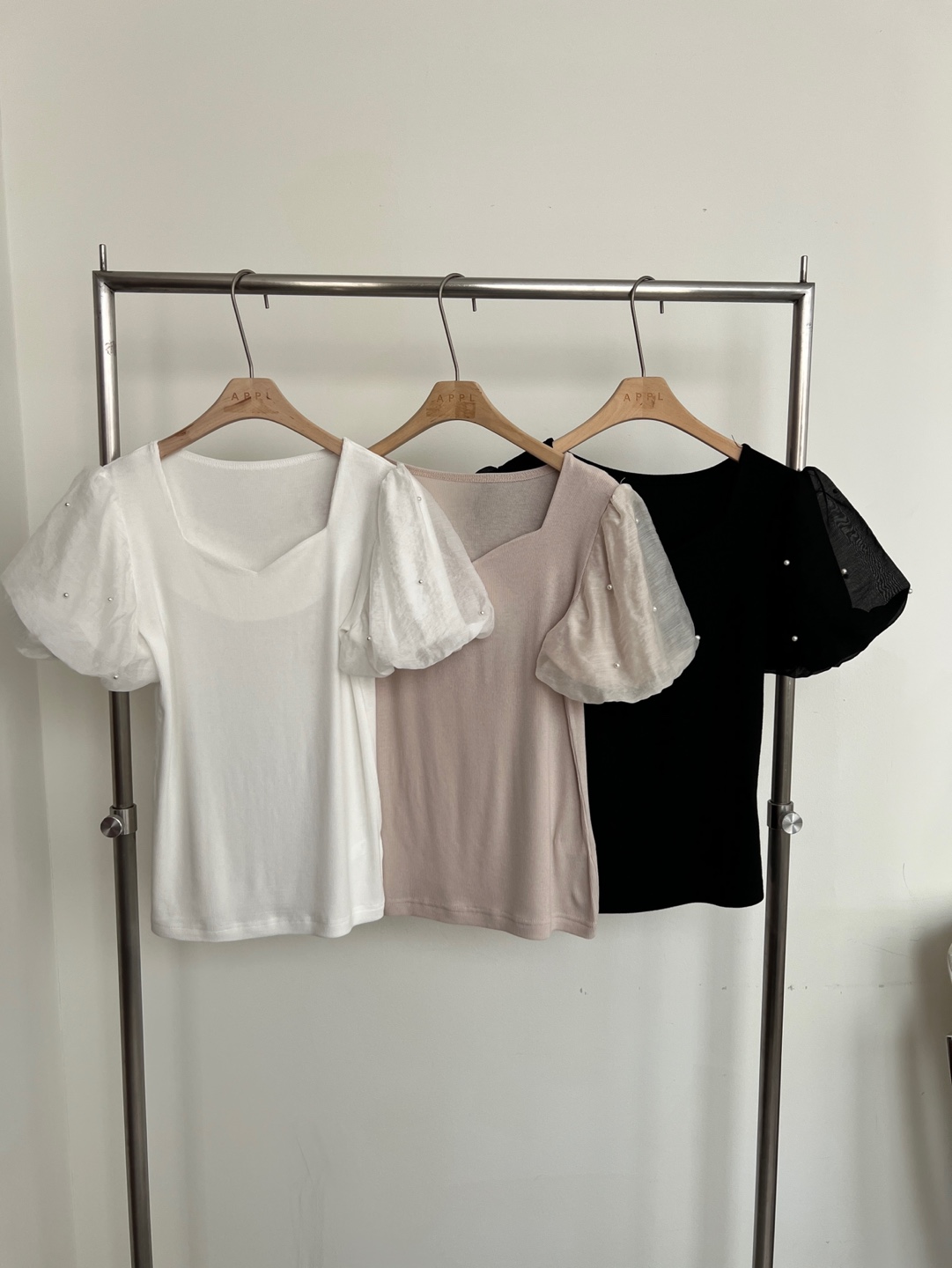 コンビエコパールVネックパール調ボタンベーシックパフスリーブ半袖Tシャツ | 詳細画像10