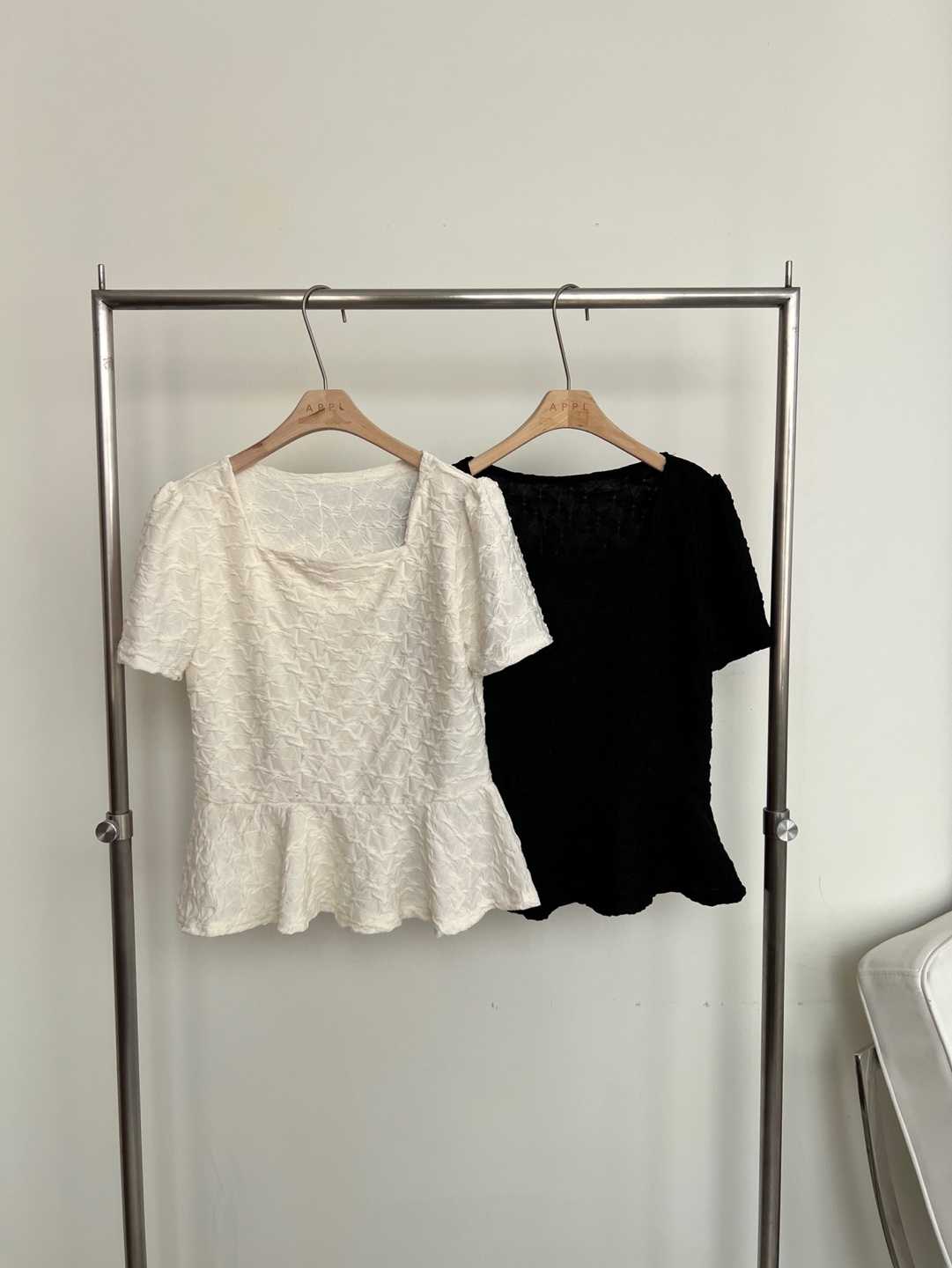 ラウンドネックスクエアネックフリルベーシック半袖Tシャツ | 詳細画像9