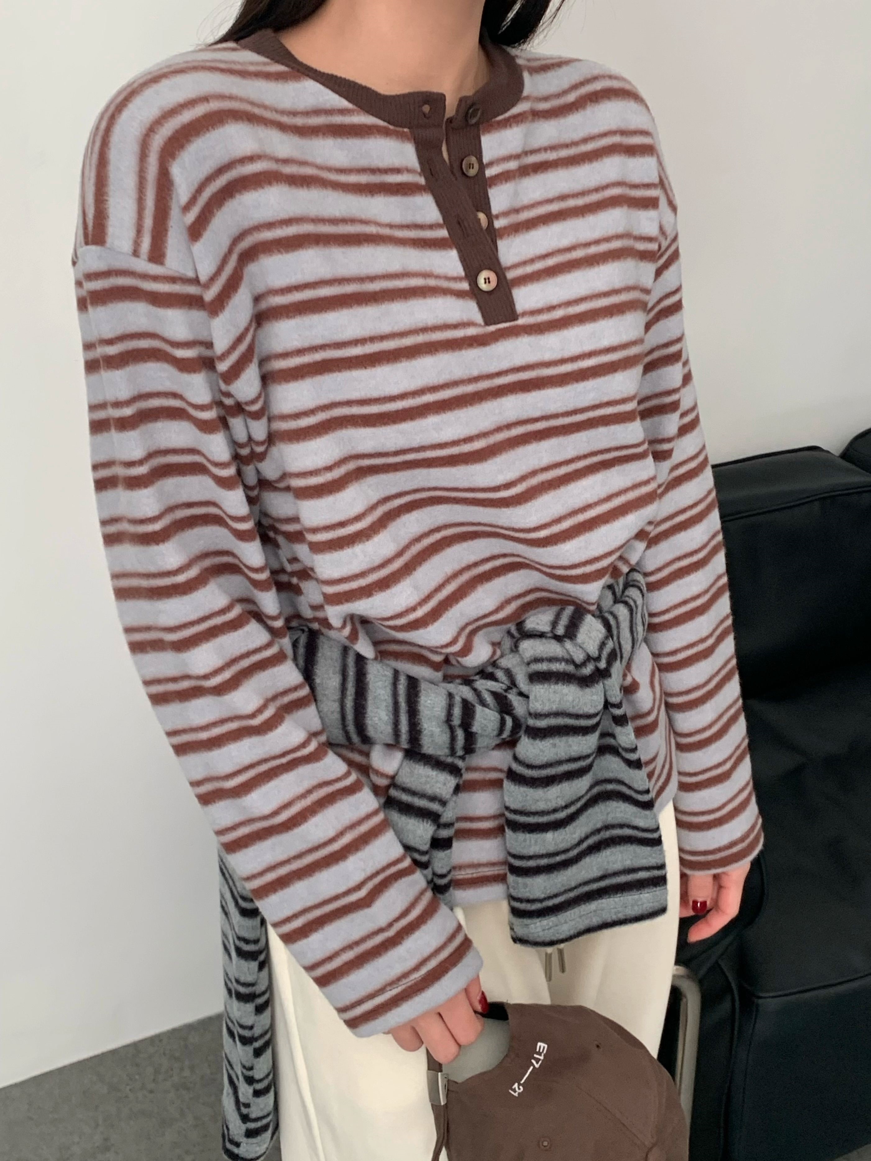 起毛ボタンラウンドネックルーズ長袖ボーダーTシャツ | 詳細画像5