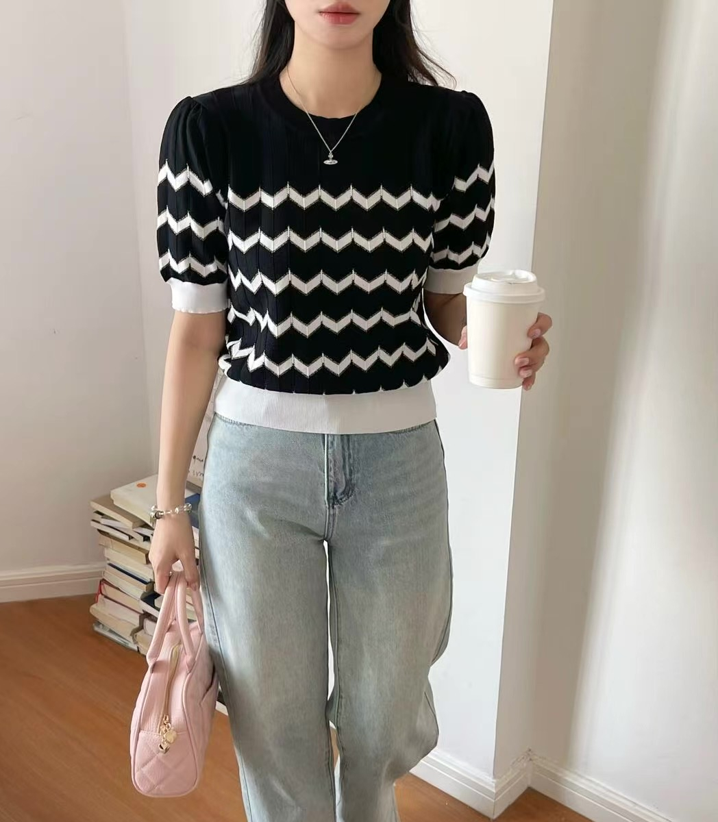 ラウンドネックパフスリーブルーズ半袖セミクロップド配色ラインニット | 詳細画像5