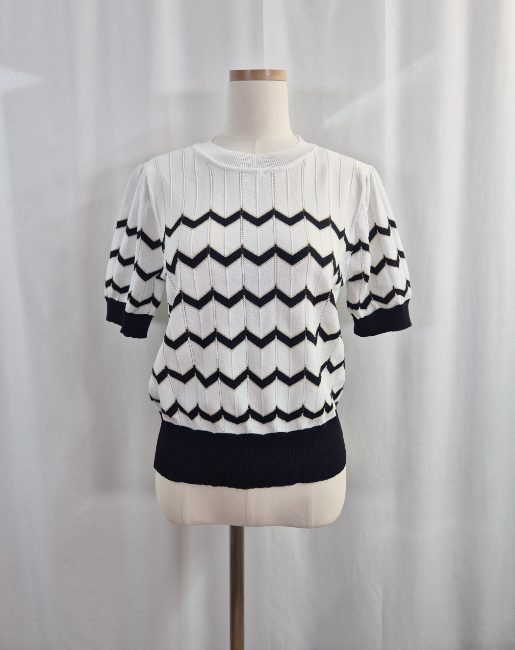 ラウンドネックパフスリーブルーズ半袖セミクロップド配色ラインニット | 詳細画像14