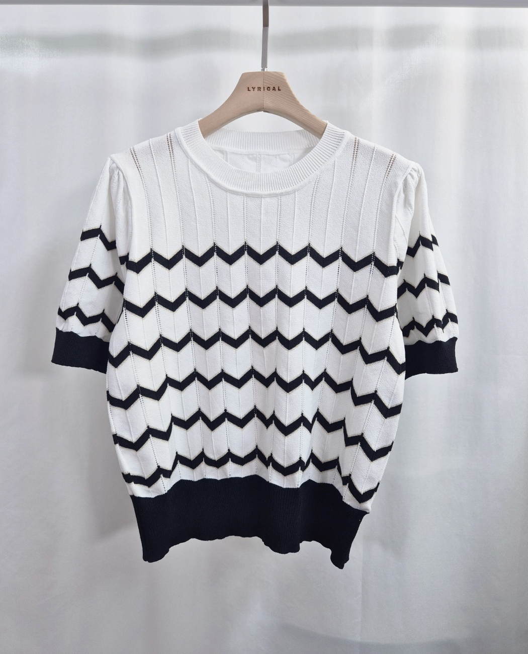 ラウンドネックパフスリーブルーズ半袖セミクロップド配色ラインニット | 詳細画像12