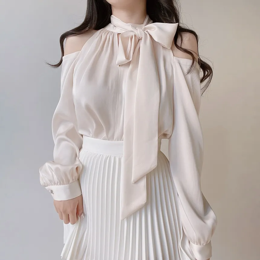 長袖ホルターネックオープンショルダーシャーリングブラウスストラップ付 | mirangmirang | 詳細画像2