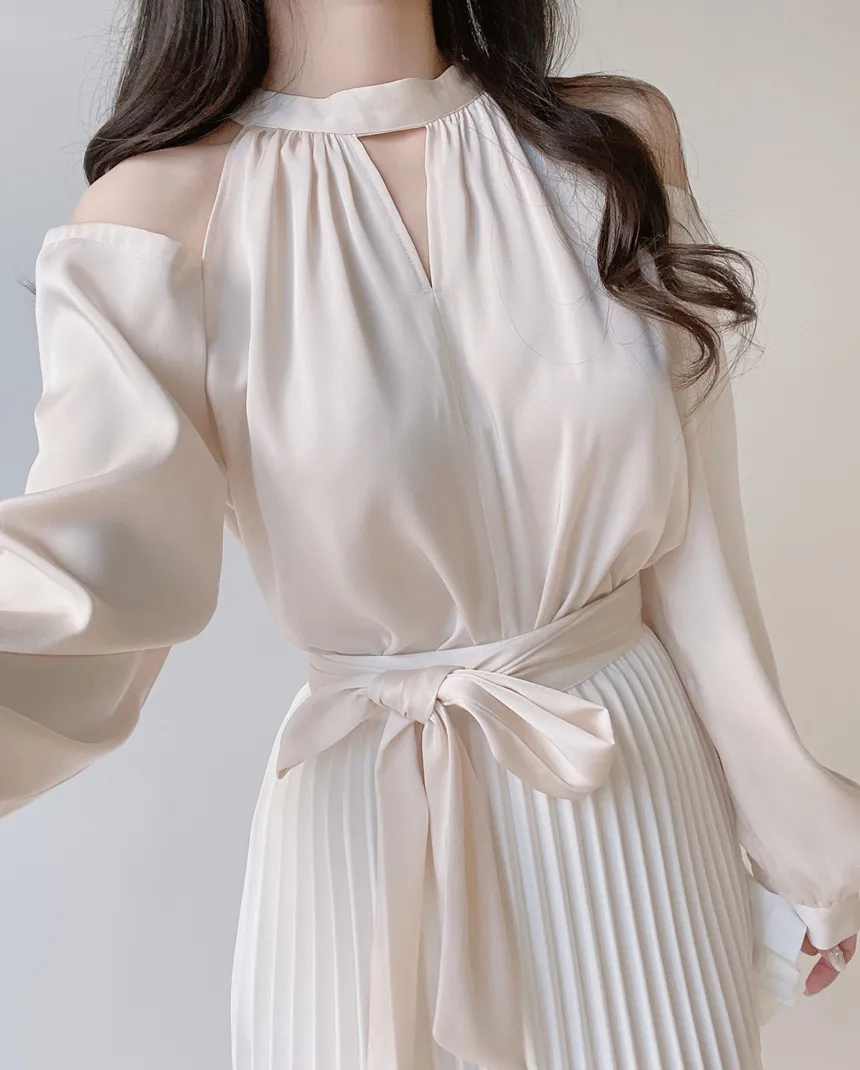 長袖ホルターネックオープンショルダーシャーリングブラウスストラップ付 | mirangmirang | 詳細画像5