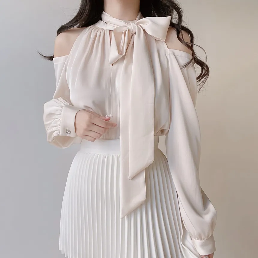 長袖ホルターネックオープンショルダーシャーリングブラウスストラップ付 | mirangmirang | 詳細画像8