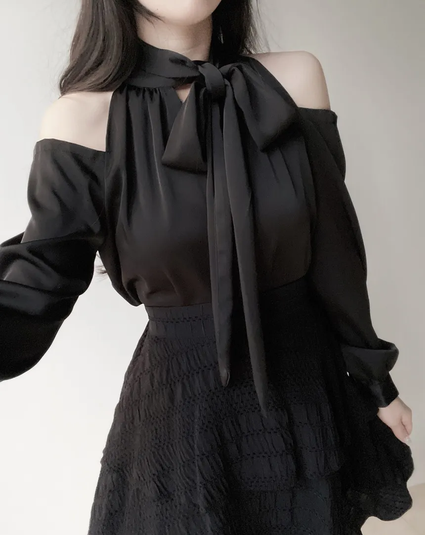 長袖ホルターネックオープンショルダーシャーリングブラウスストラップ付 | mirangmirang | 詳細画像10