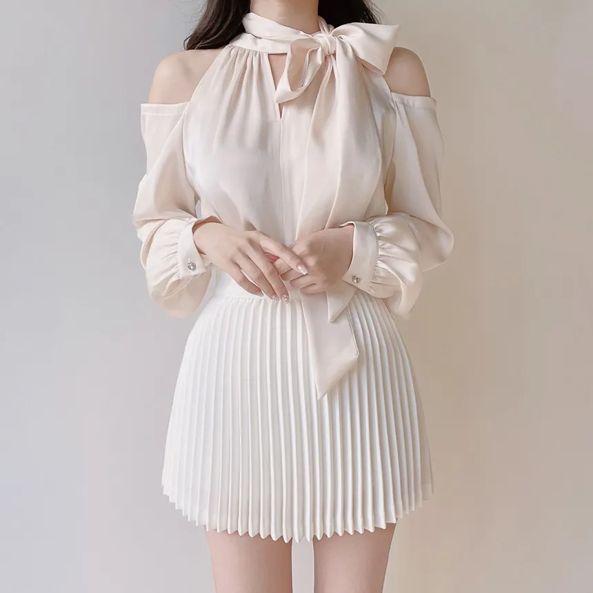 長袖ホルターネックオープンショルダーシャーリングブラウスストラップ付 | mirangmirang | 詳細画像24