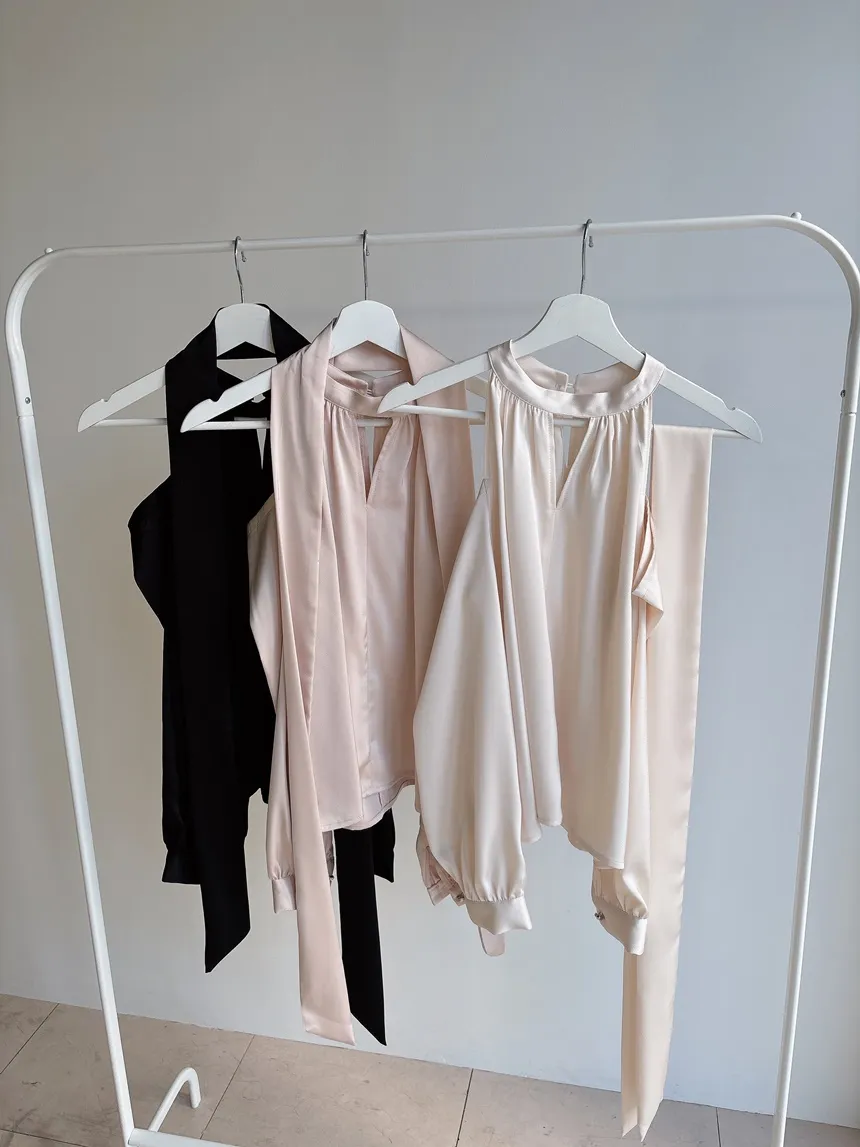 長袖ホルターネックオープンショルダーシャーリングブラウスストラップ付 | mirangmirang | 詳細画像26