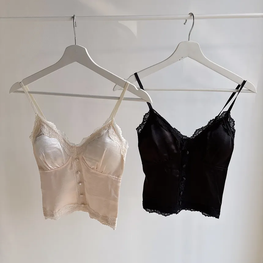 レースシルキーフェイクボタンシャーリングビスチェキャミブラウス | mirangmirang | 詳細画像19