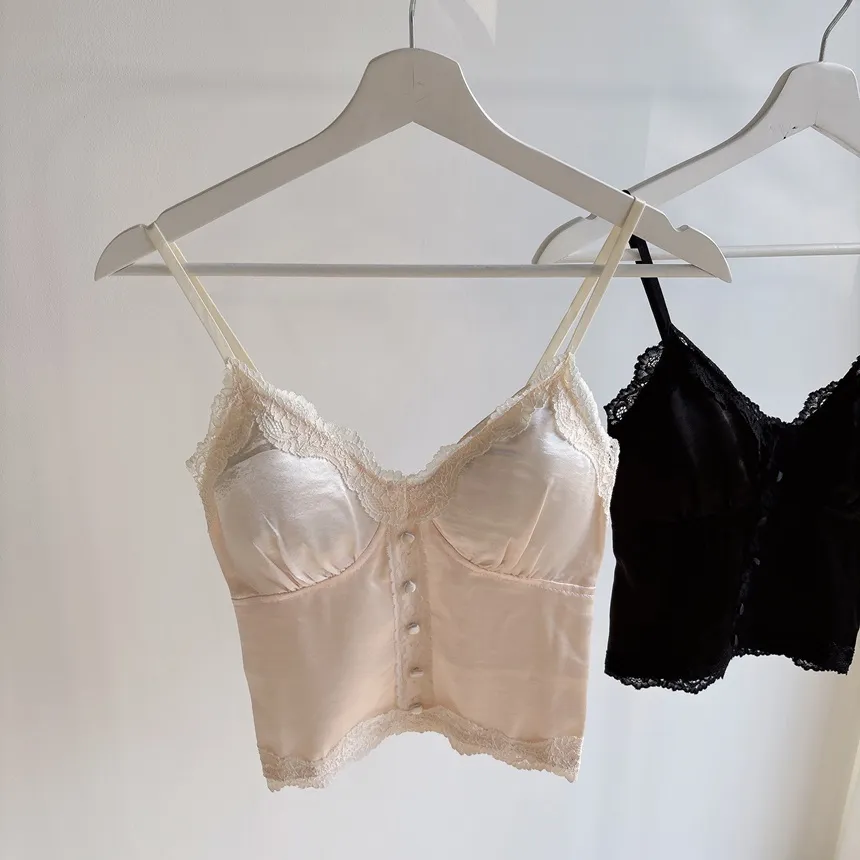 レースシルキーフェイクボタンシャーリングビスチェキャミブラウス | mirangmirang | 詳細画像20