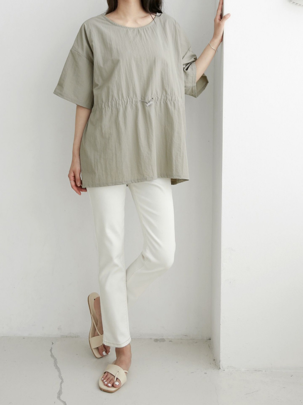 ナイロンシャーリングオーバーサイズドローコード半袖フレアAラインワイドネックハーフドロップショルダー無地Tシャツ | 詳細画像3