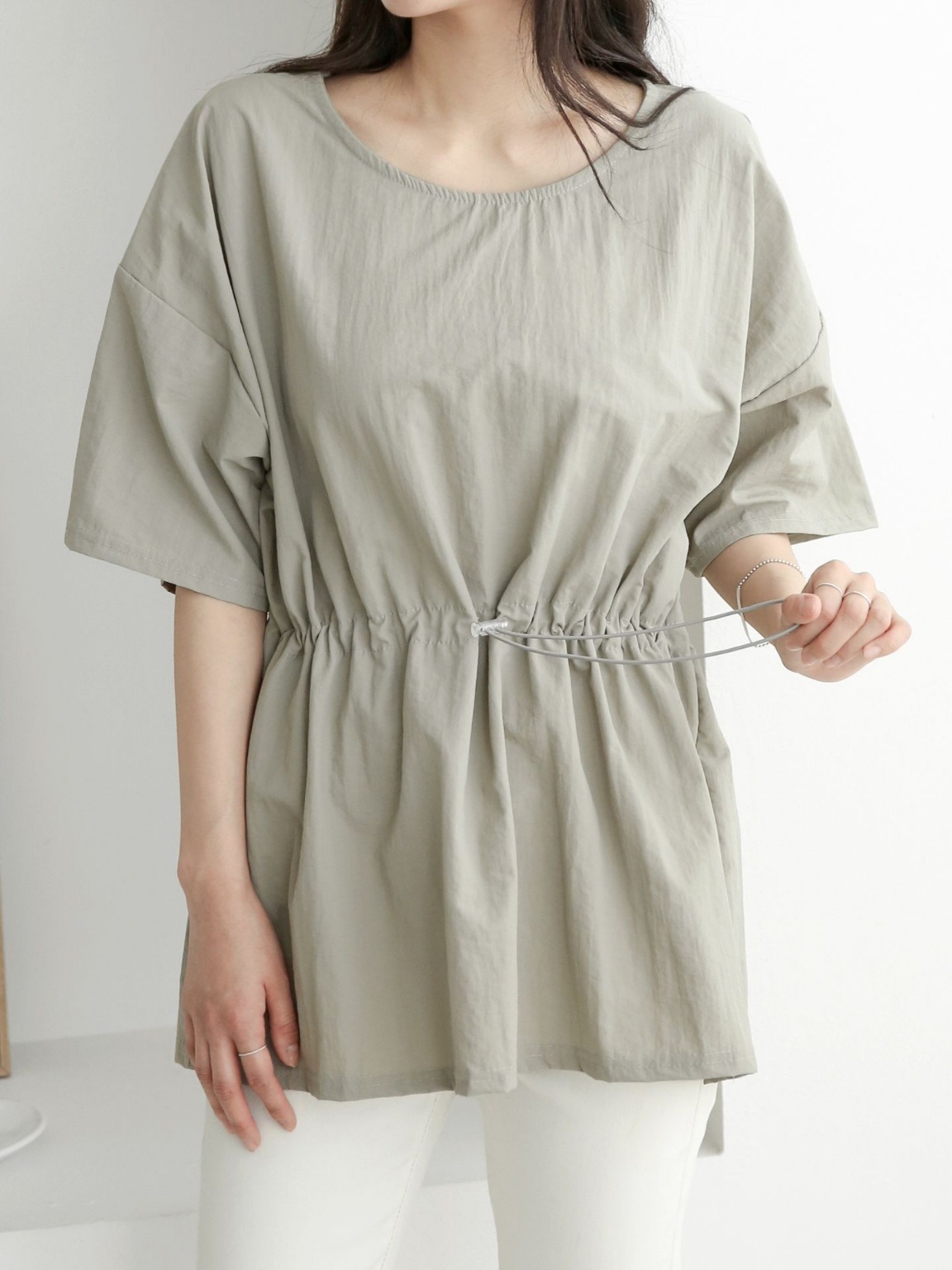 ナイロンシャーリングオーバーサイズドローコード半袖フレアAラインワイドネックハーフドロップショルダー無地Tシャツ | 詳細画像4