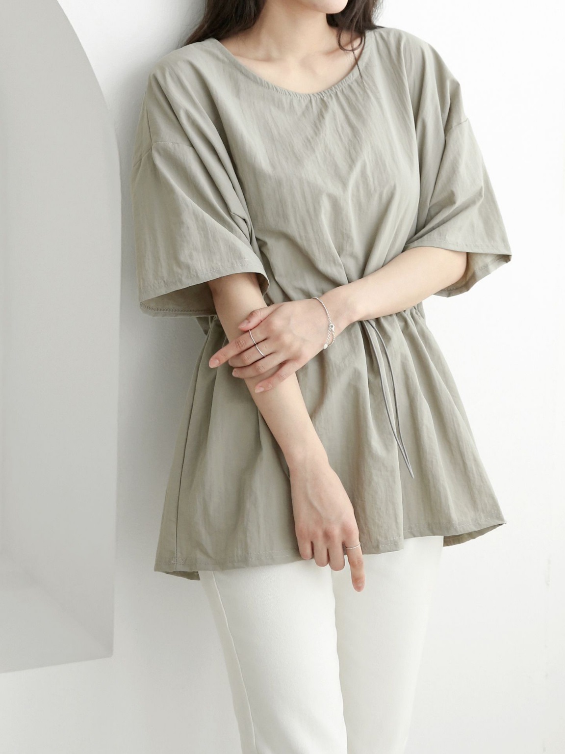 ナイロンシャーリングオーバーサイズドローコード半袖フレアAラインワイドネックハーフドロップショルダー無地Tシャツ | 詳細画像12