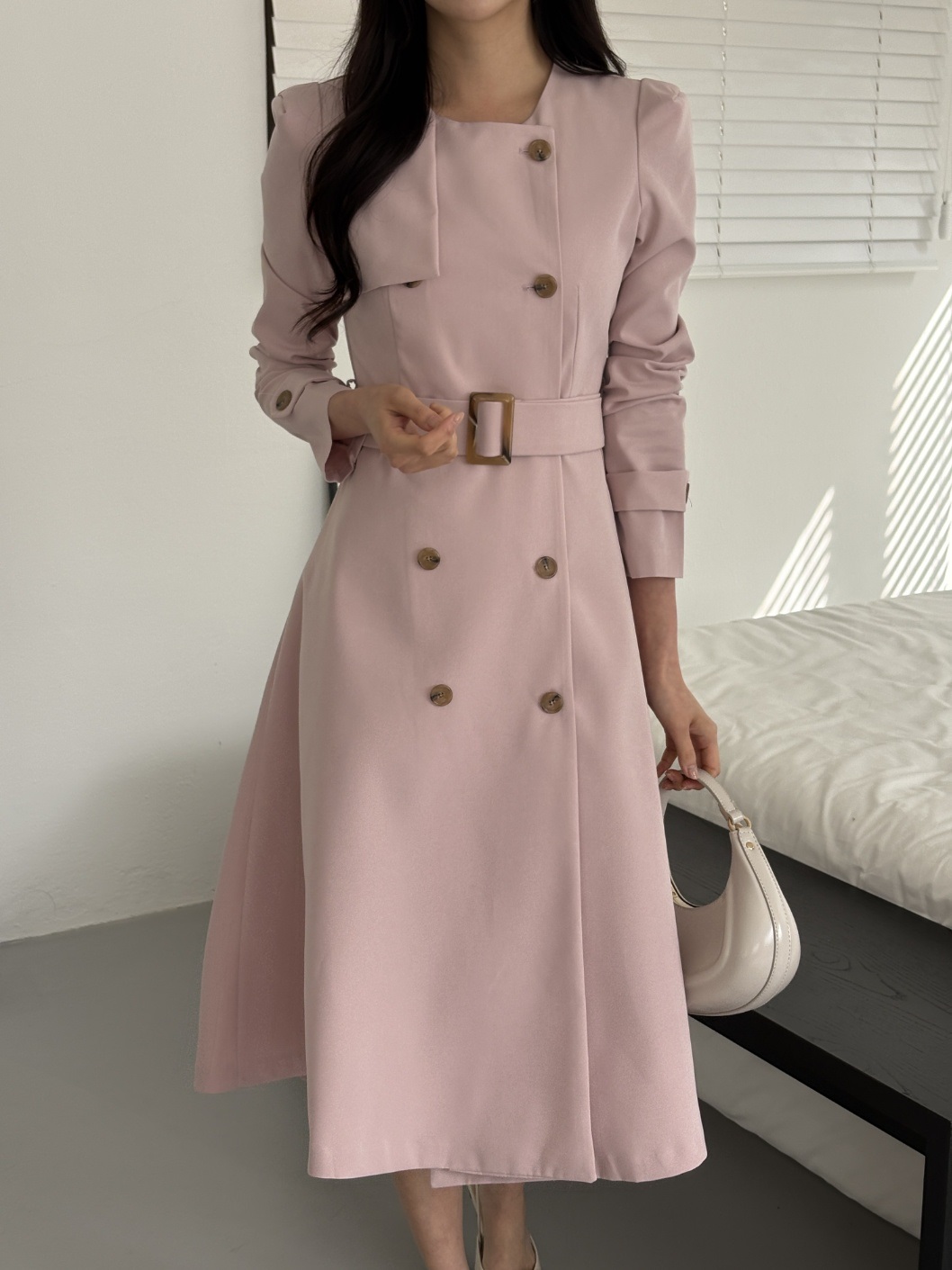 ラウンドネック肩パッドパフスリーブスリムロング長袖フレアAラインボタンスリーブループ無地ワンピースベルト付 | 詳細画像4