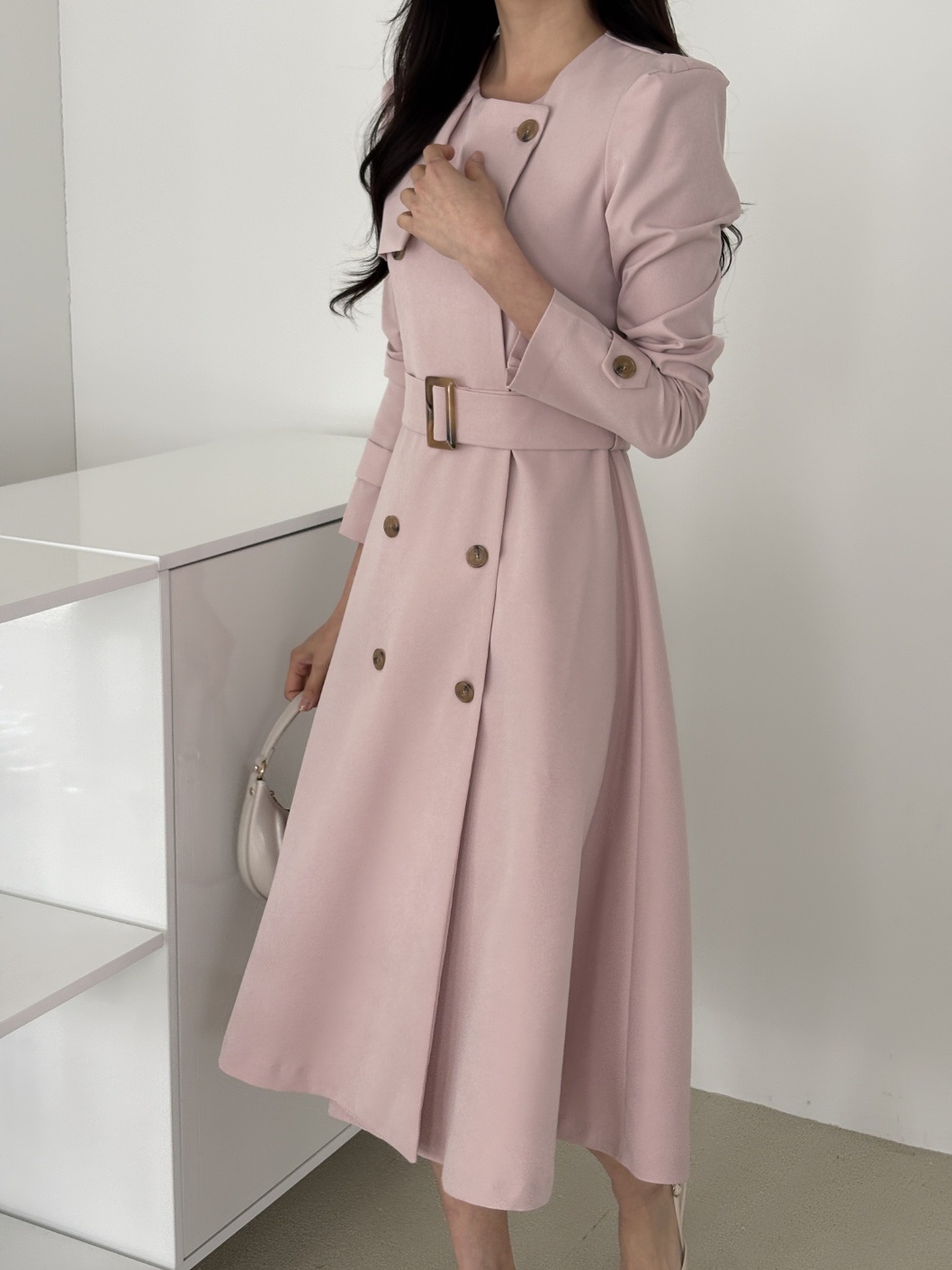 ラウンドネック肩パッドパフスリーブスリムロング長袖フレアAラインボタンスリーブループ無地ワンピースベルト付 | 詳細画像8