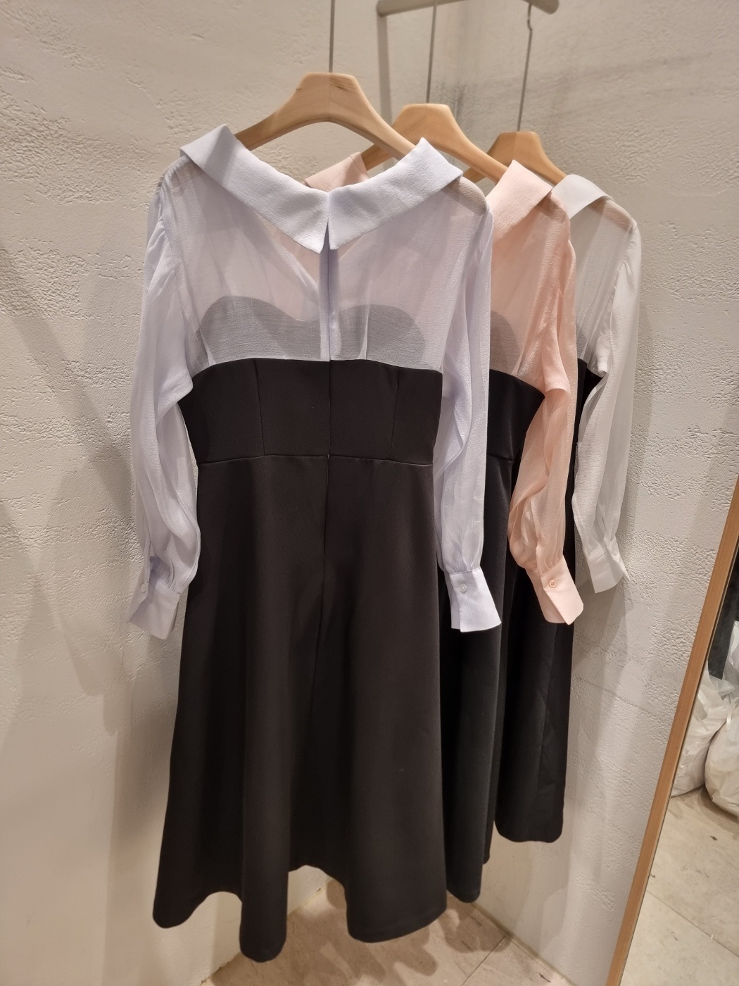 シフォンボタンカラーパフスリーブレイヤード風長袖ギャザーフレアAラインボタンスリーブ配色ワンピース | 詳細画像23