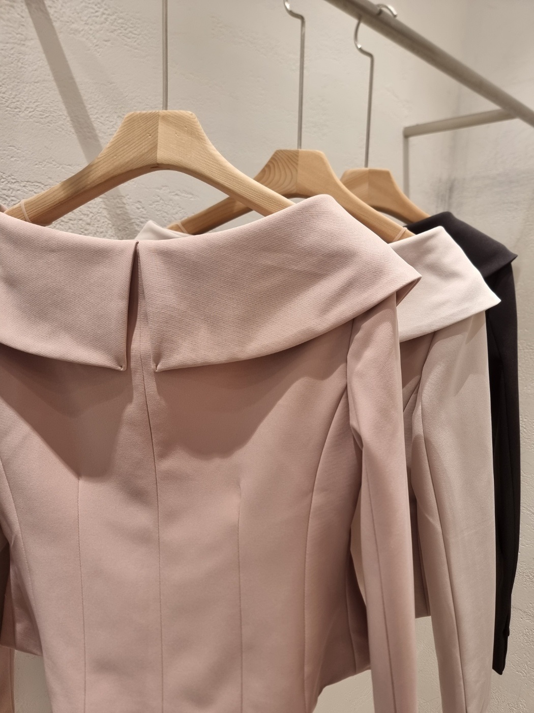 レースチュールコンビVネック肩パッドラインショートロング長袖フレアAラインワイドネックダブルボタン無地ツーピース(トップス、ボトムス)スカートダブルジャケットベルト付 | 詳細画像25