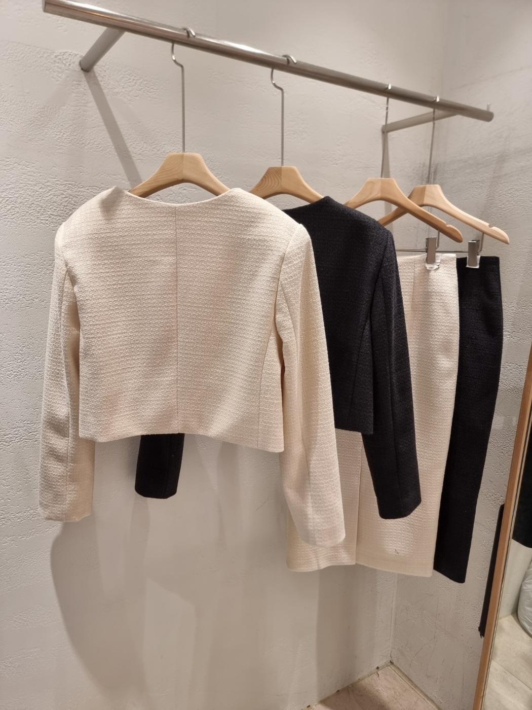 ツイードボタンラウンドネックノーカラー長袖アウトポケットHライン(ロング丈)ツーピース(トップス、ボトムス)スカートジャケット | 詳細画像23