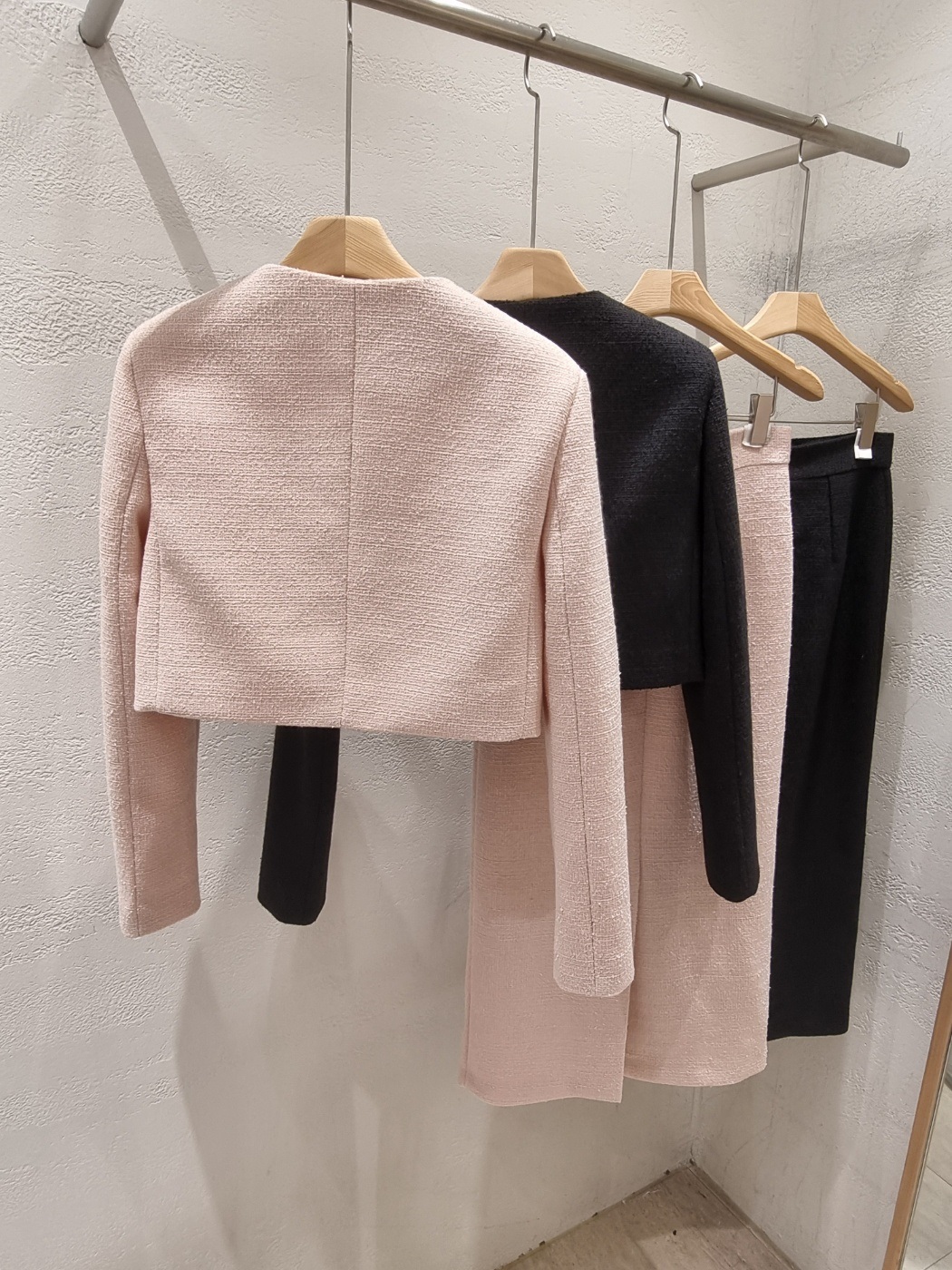 ツイードボタンラウンドネックノーカラースリット肩パッドラインクロップドスリム長袖アウトポケットHライン(ロング丈)ヒドゥンジッパーツーピース(トップス、ボトムス)スカートジャケット | 詳細画像21