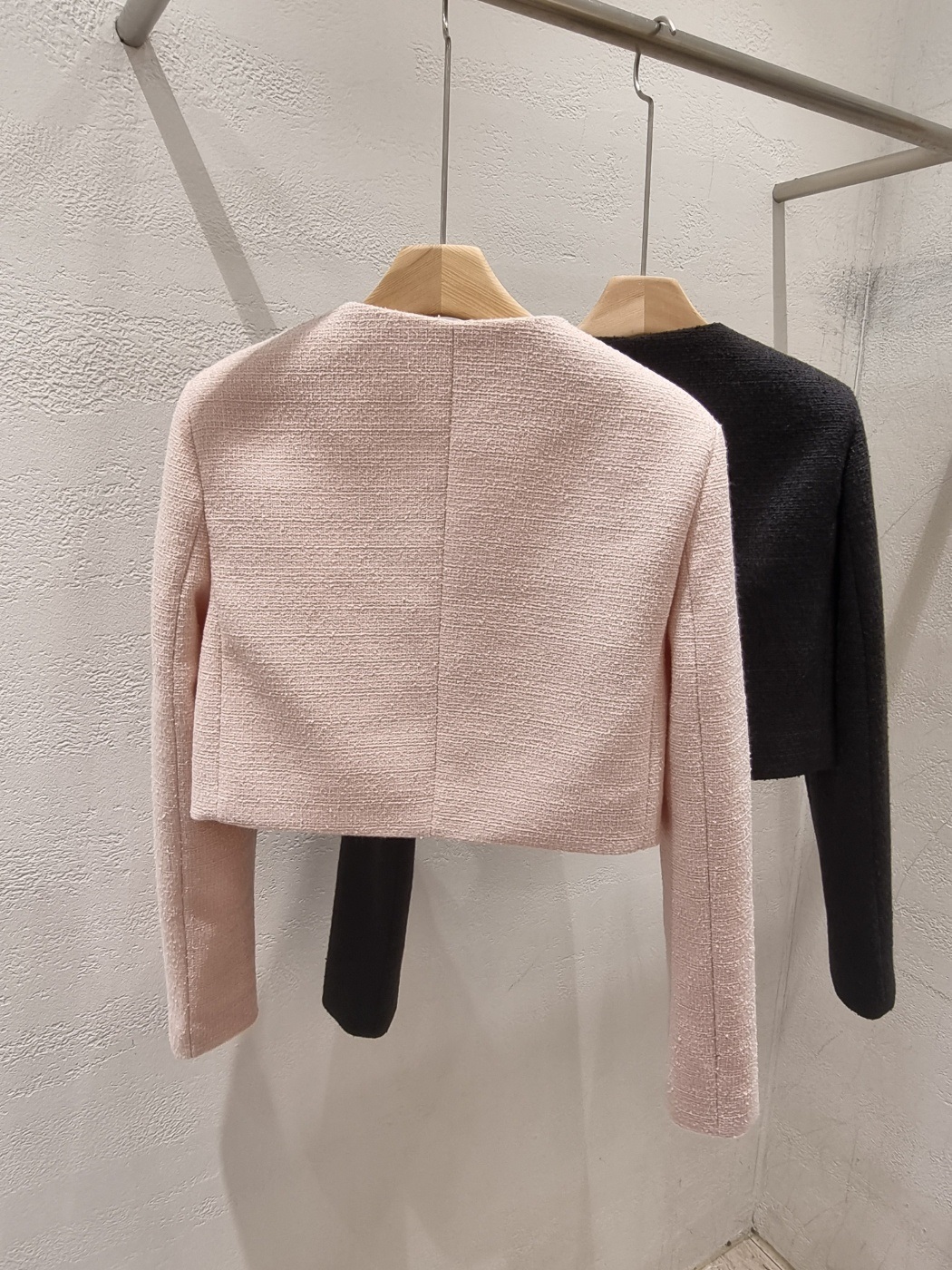 ツイードボタンラウンドネックノーカラー肩パッドクロップド長袖アウトポケットジャケット | 詳細画像19