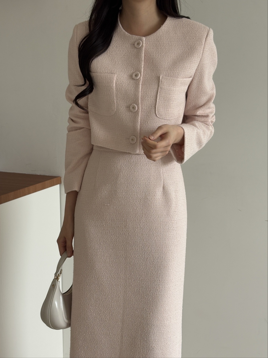 ツイードボタンラウンドネックノーカラー肩パッドクロップド長袖アウトポケットジャケット | 詳細画像9