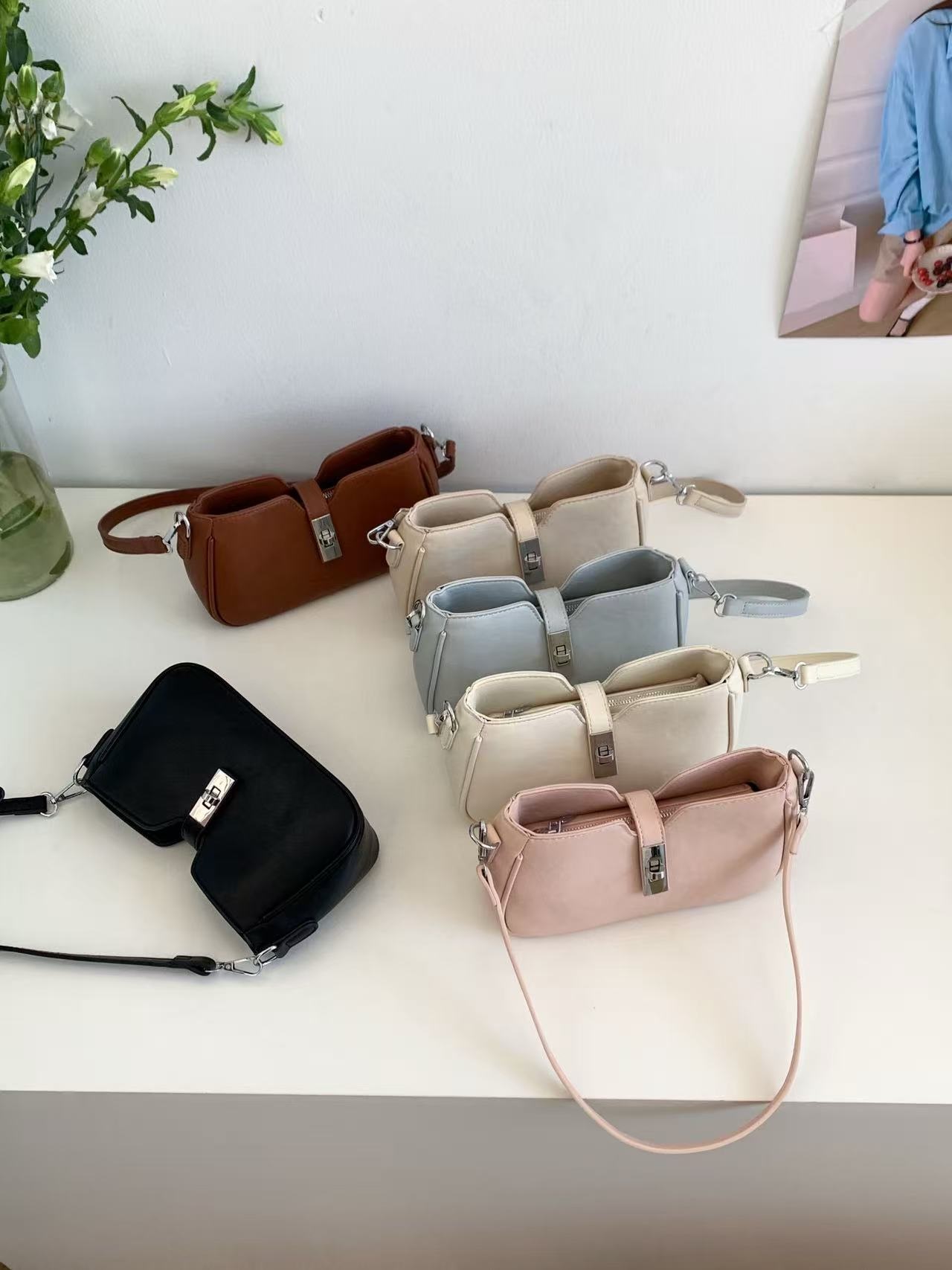 レザー調バックルミニショルダーバッグストラップ付 | 詳細画像10