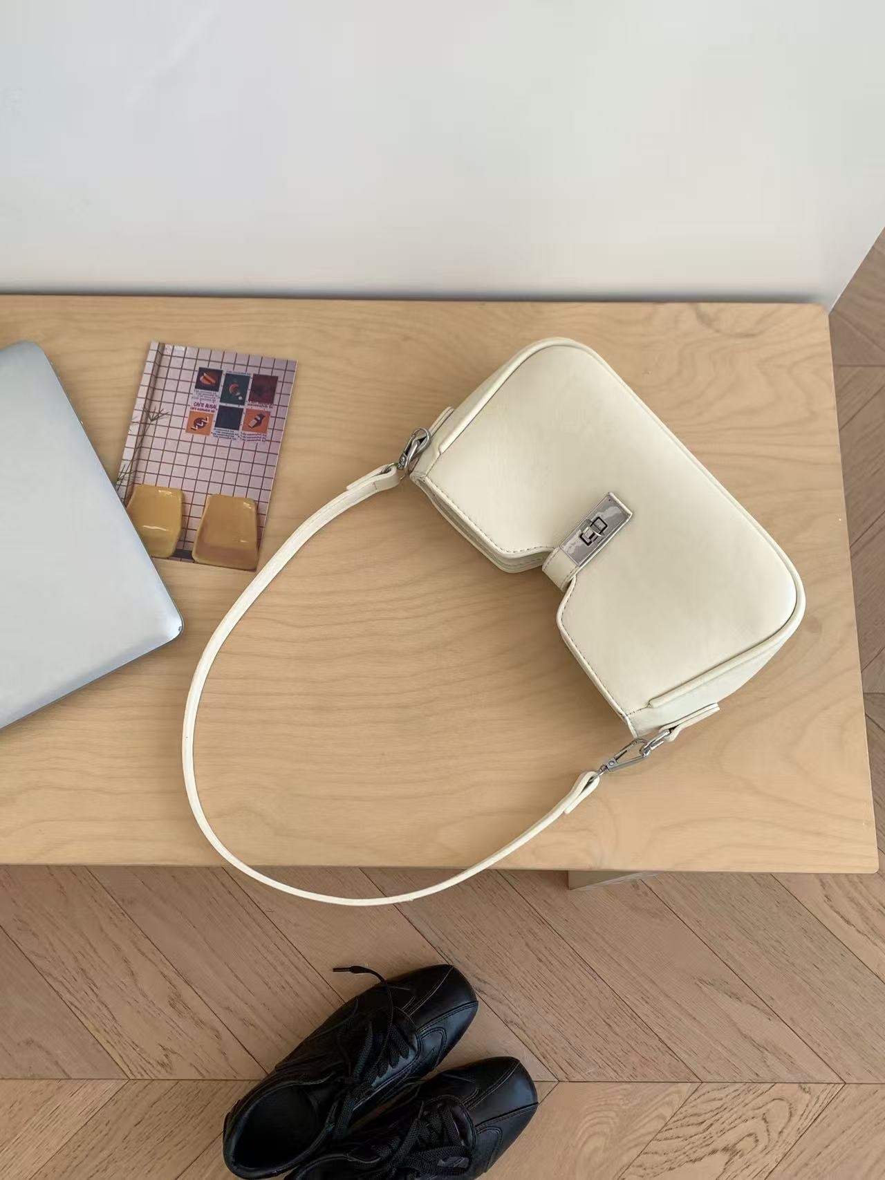 レザー調バックルミニショルダーバッグストラップ付 | 詳細画像16