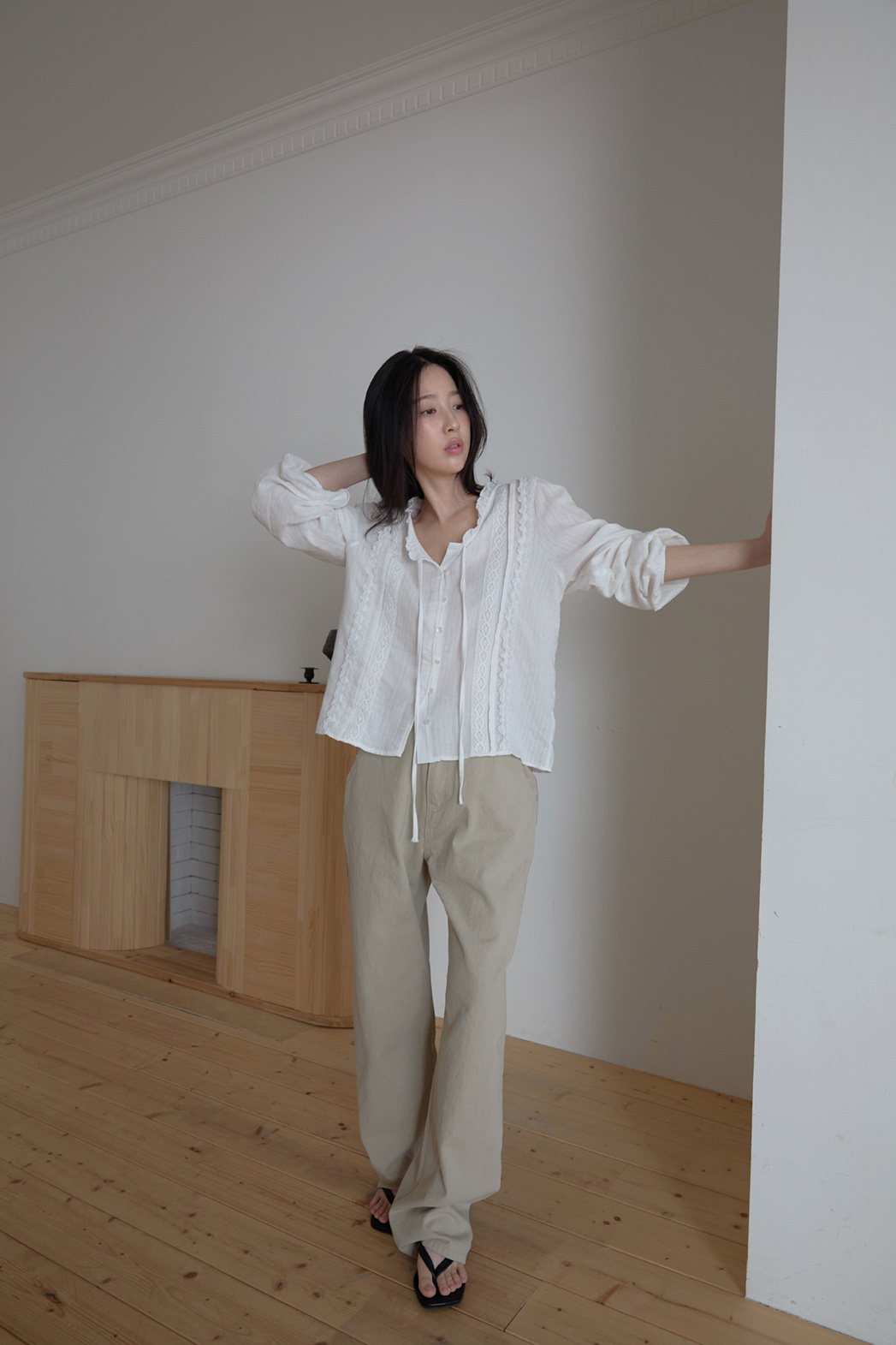 コットンリボン(固定)ラウンドネックフリルピンタックレース無地ブラウス春夏秋 | 詳細画像3