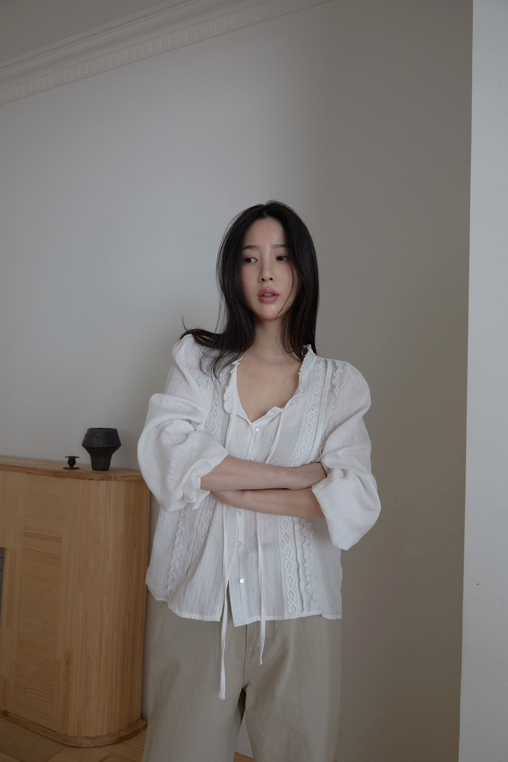 コットンリボン(固定)ラウンドネックフリルピンタックレース無地ブラウス春夏秋 | 詳細画像5