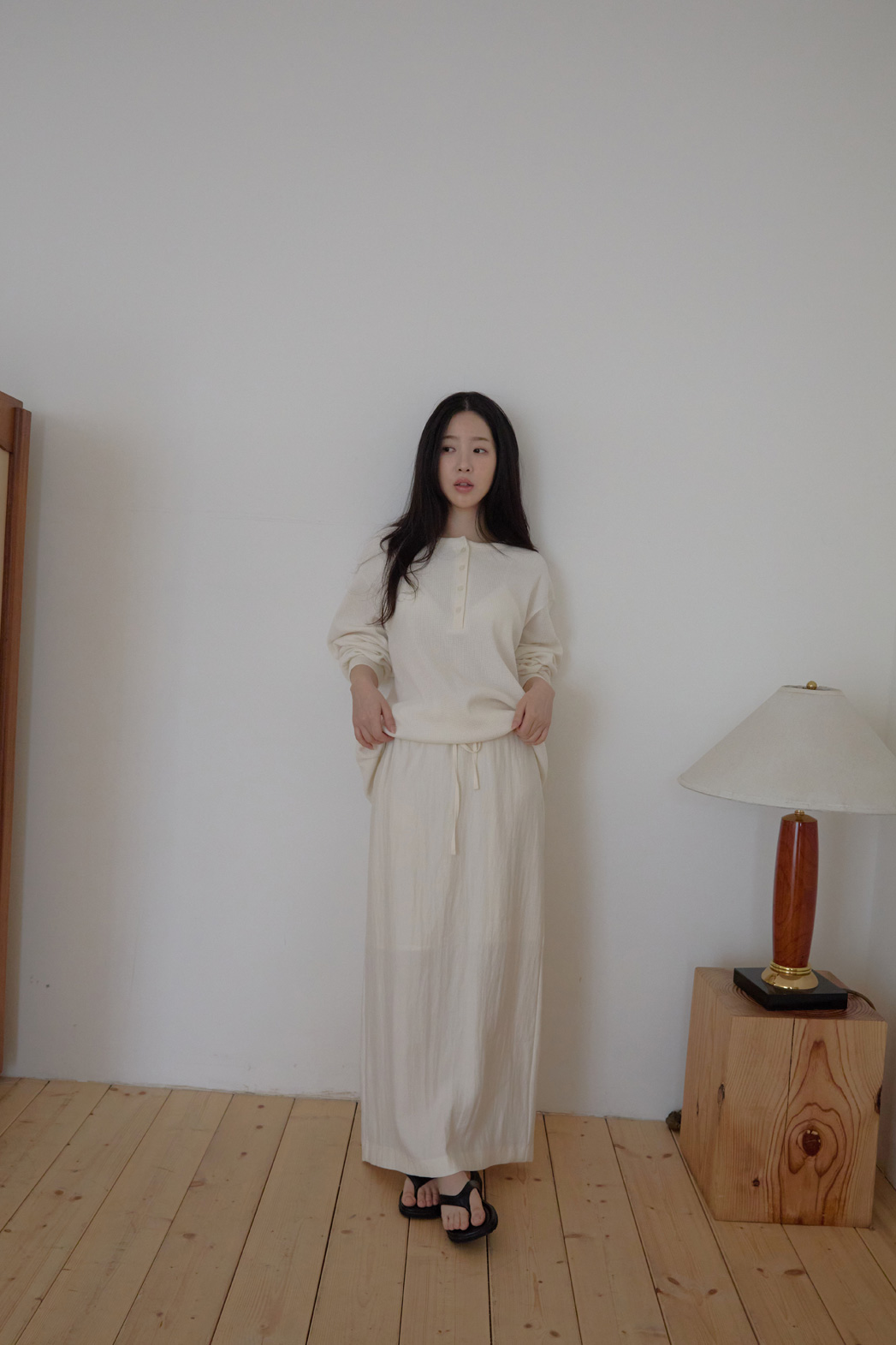 ベロアコットンボタンラウンドネックルーズエンボスTシャツオールシーズン | 詳細画像3