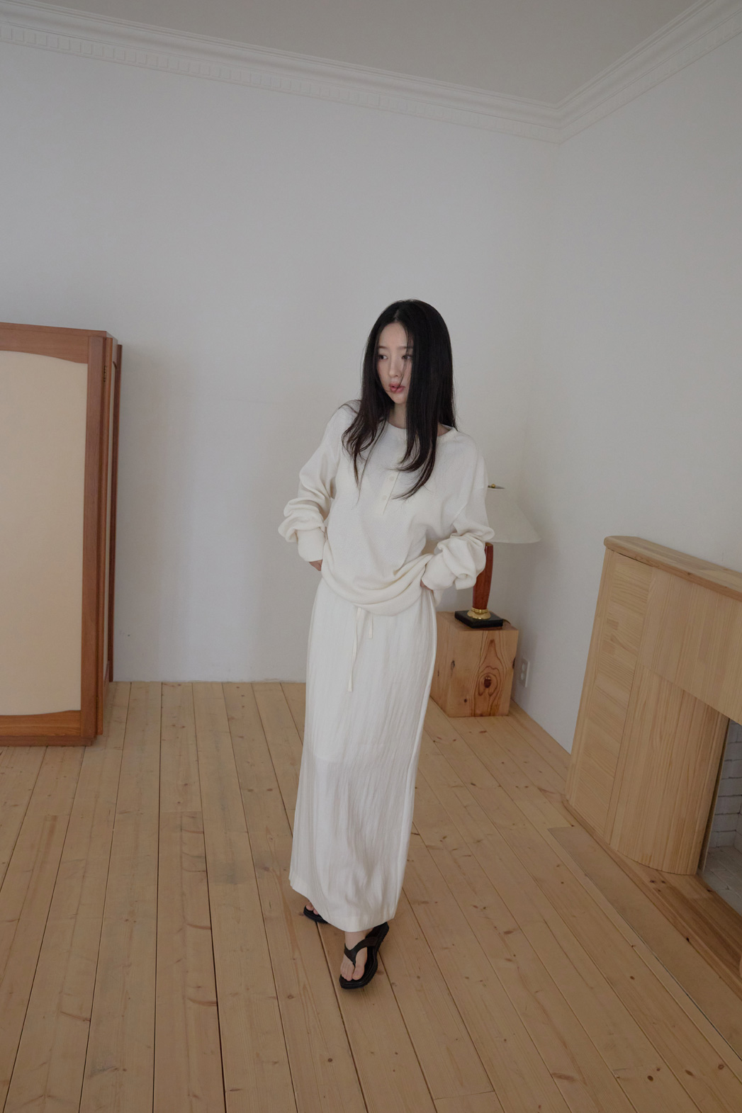 ベロアコットンボタンラウンドネックルーズエンボスTシャツオールシーズン | 詳細画像4