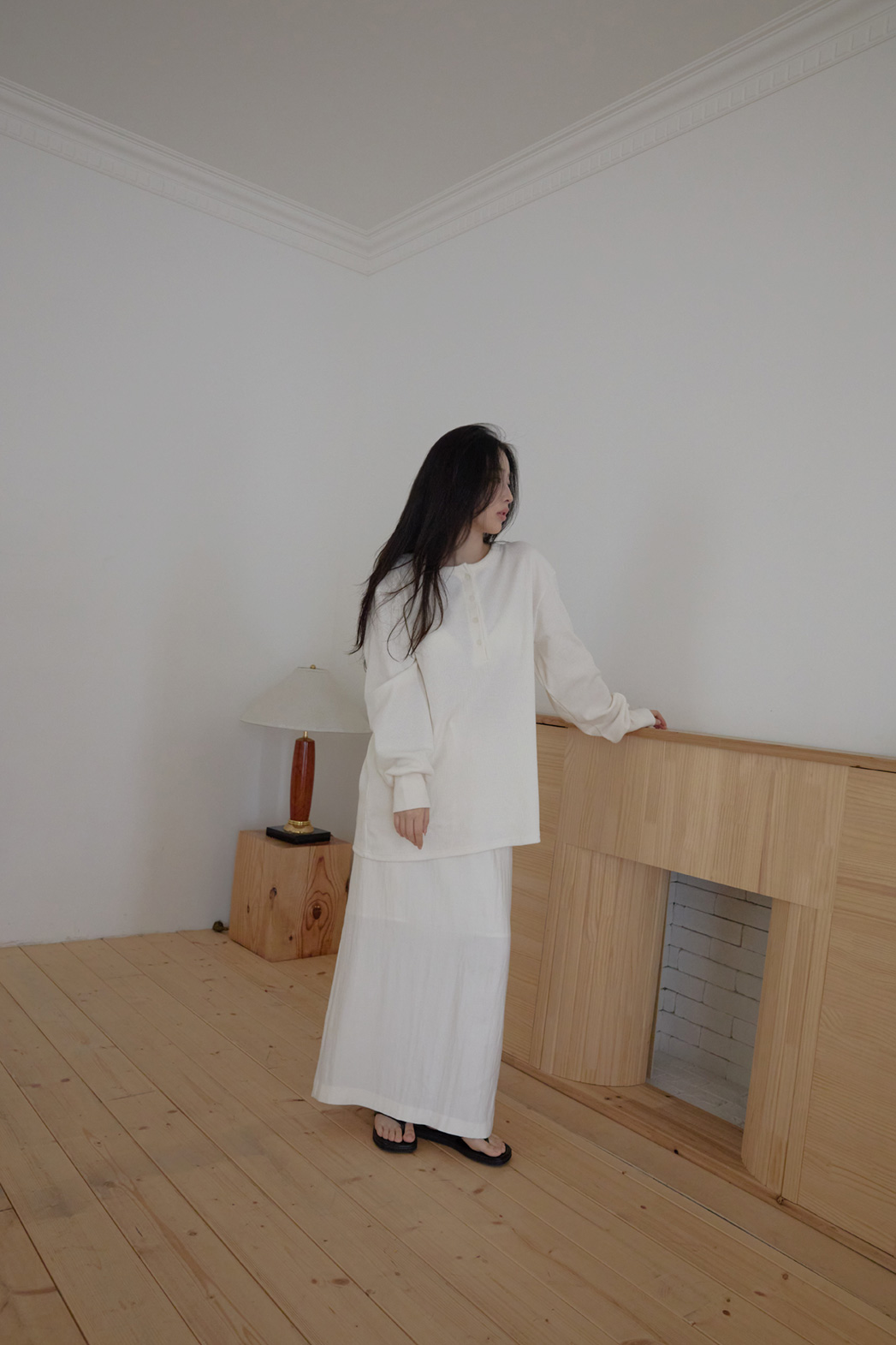 ベロアコットンボタンラウンドネックルーズエンボスTシャツオールシーズン | 詳細画像5