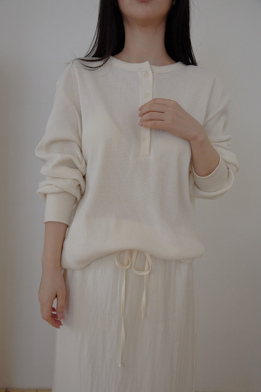 ベロアコットンボタンラウンドネックルーズエンボスTシャツオールシーズン | 詳細画像9