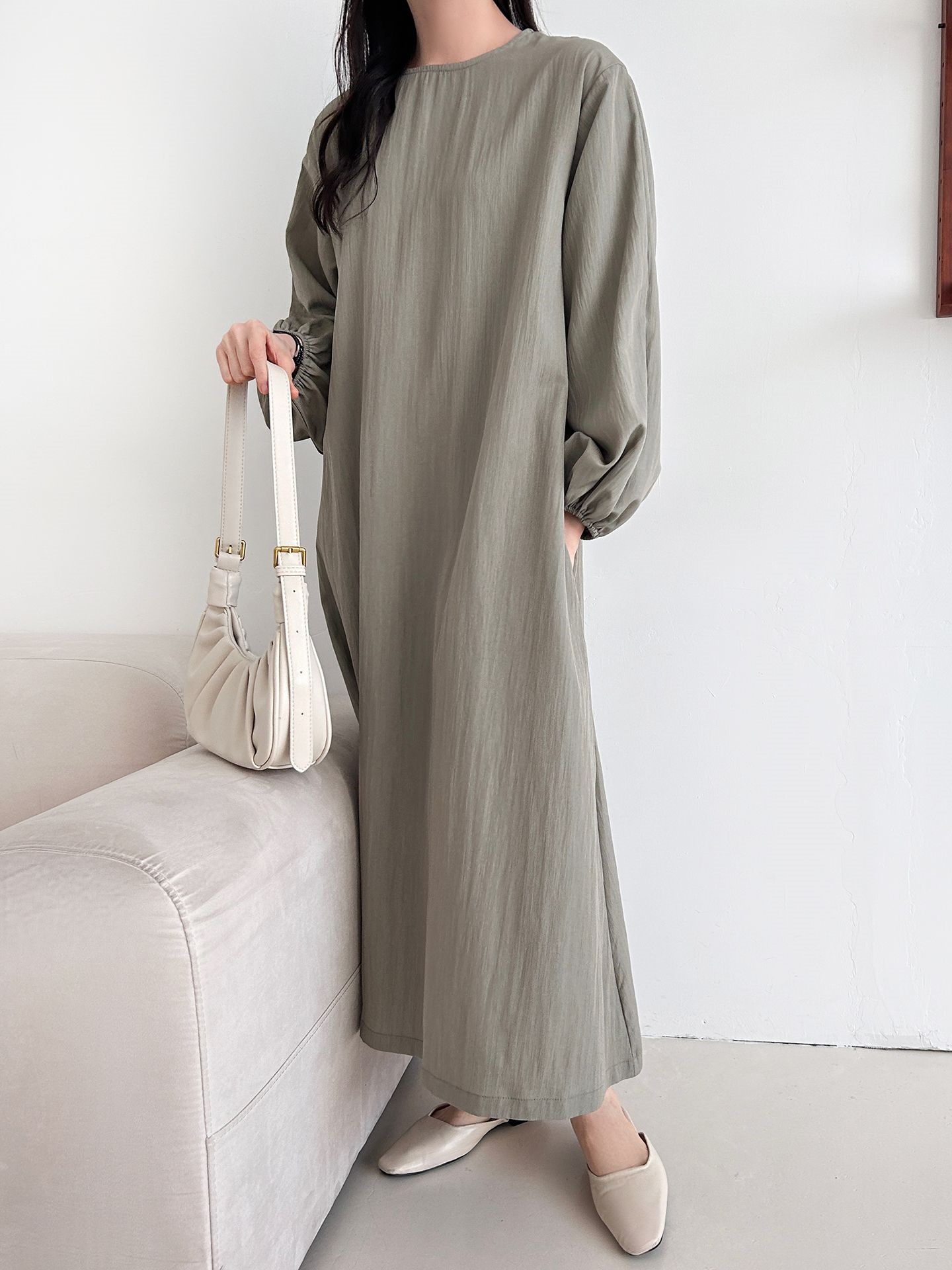 ラウンドネックポケットオーバーサイズロング長袖バックリボン無地ワンピース | 詳細画像10