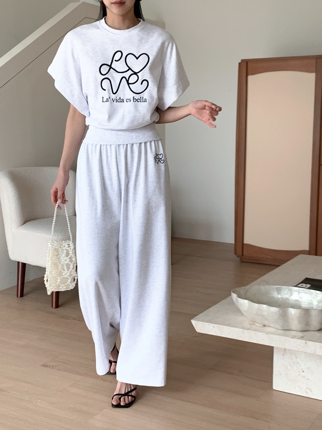 ラウンドネックポケットウエストゴムドルマン半袖ワイドレタリング刺繍セットアップ | 詳細画像12