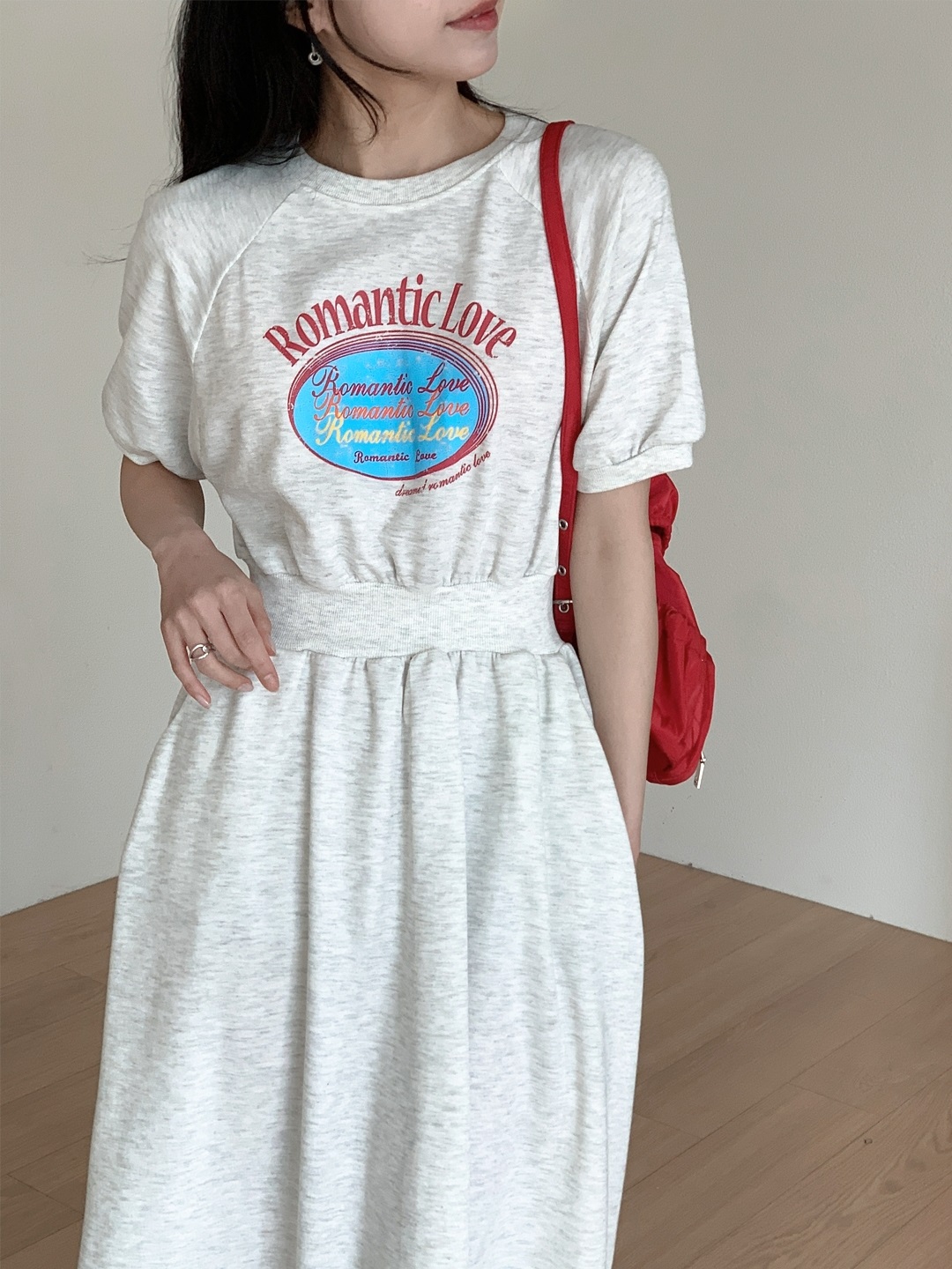 ポケットウエストゴムラグランロング半袖フレアプリントワンピース | 詳細画像3