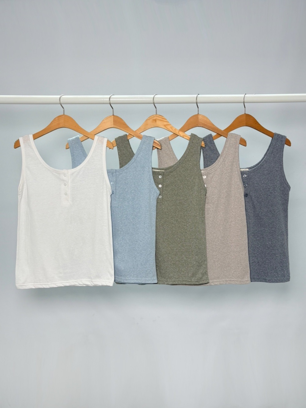 ボタンUネックベーシックノースリーブ | 詳細画像2