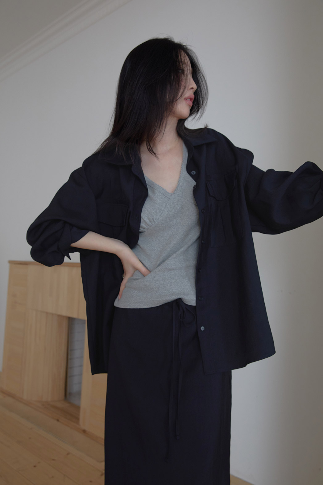 コットンVネックパンチングラインスリム花柄Tシャツオールシーズン | 詳細画像6