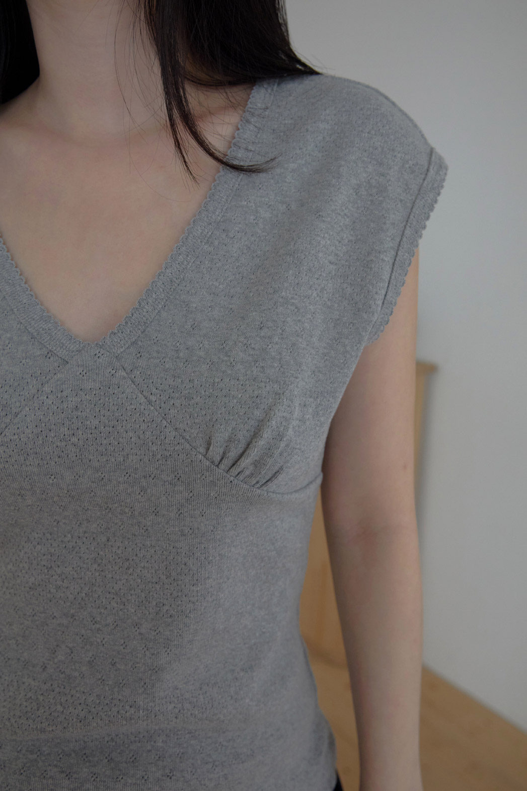 コットンVネックパンチングラインスリム花柄Tシャツオールシーズン | 詳細画像12