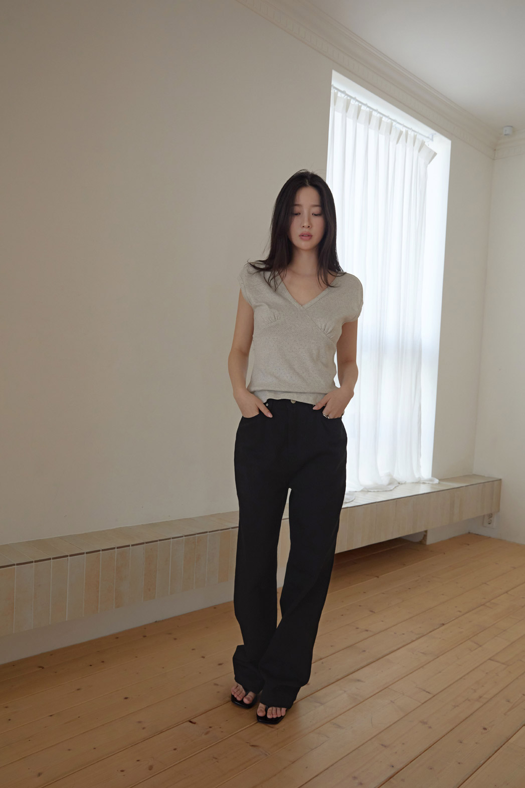 コットンVネックパンチングラインスリム花柄Tシャツオールシーズン | 詳細画像14