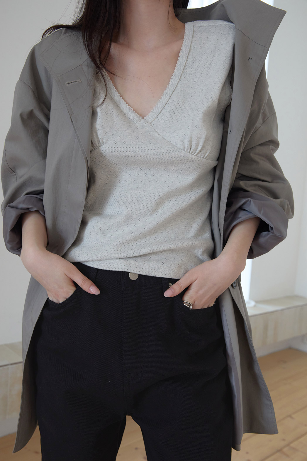 コットンVネックパンチングラインスリム花柄Tシャツオールシーズン | 詳細画像20