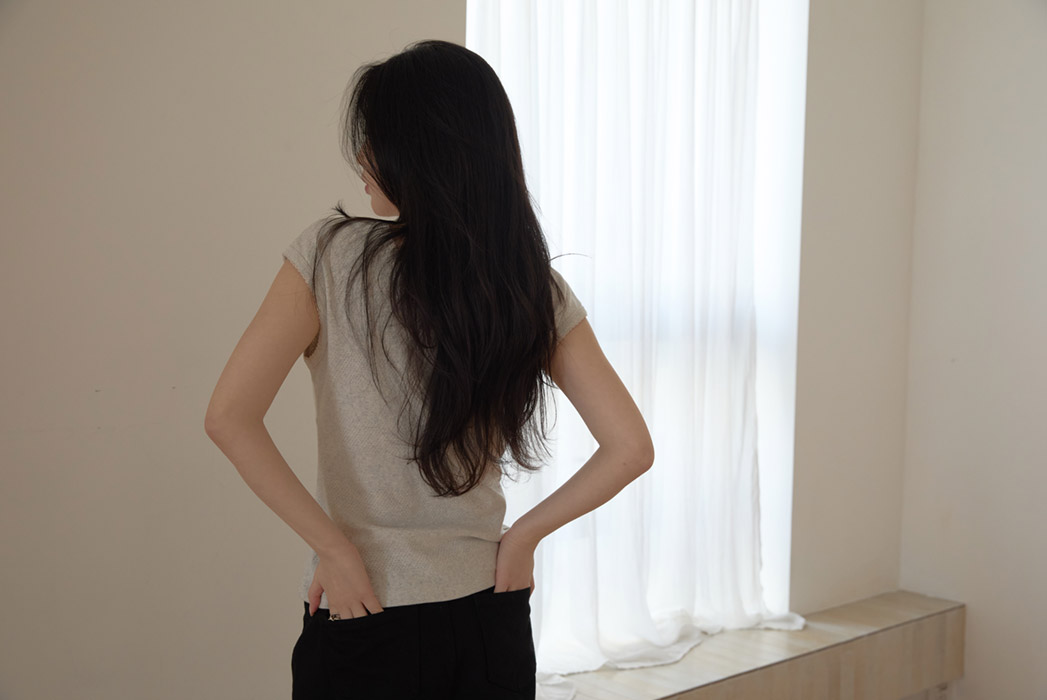 コットンVネックパンチングラインスリム花柄Tシャツオールシーズン | 詳細画像21