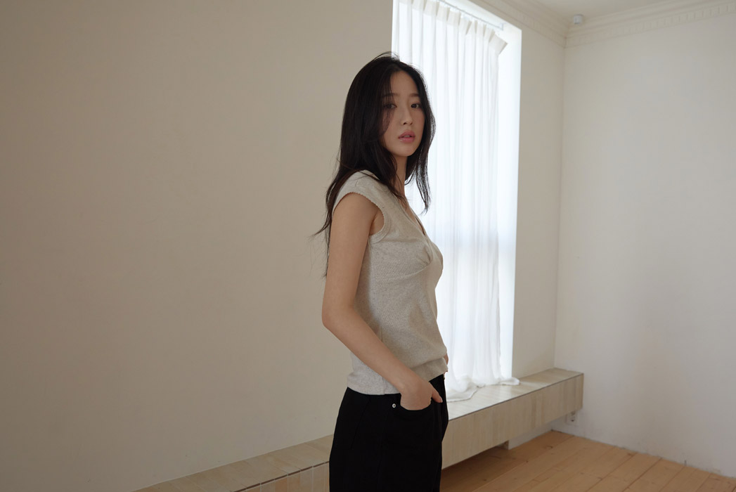 コットンVネックパンチングラインスリム花柄Tシャツオールシーズン | 詳細画像22