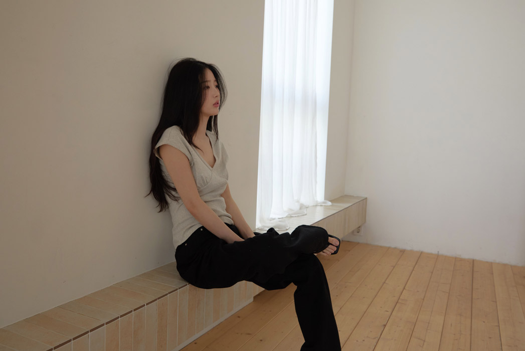 コットンVネックパンチングラインスリム花柄Tシャツオールシーズン | 詳細画像23