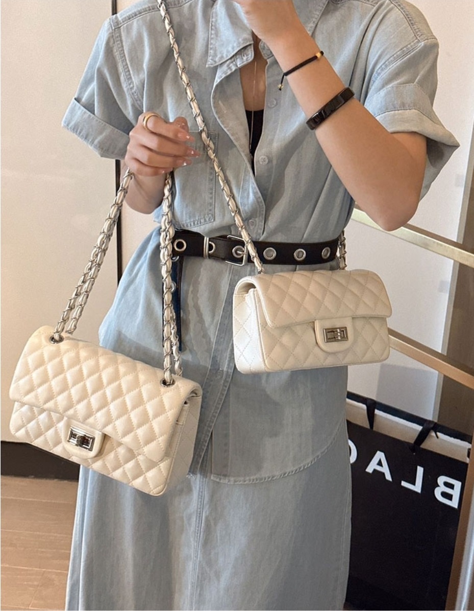 レザー調チェーンエンボスショルダーバッグ | 詳細画像4