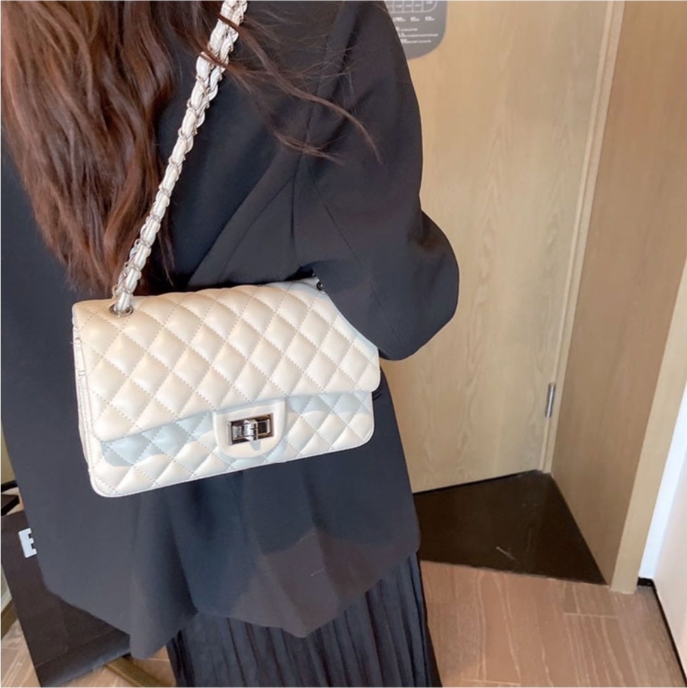 レザー調チェーンエンボスショルダーバッグ | 詳細画像7