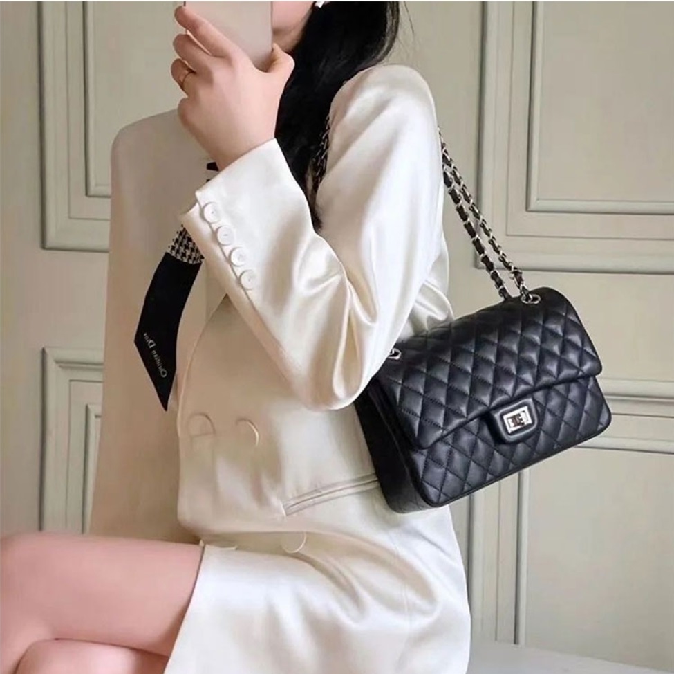 レザー調チェーンエンボスショルダーバッグ | 詳細画像10