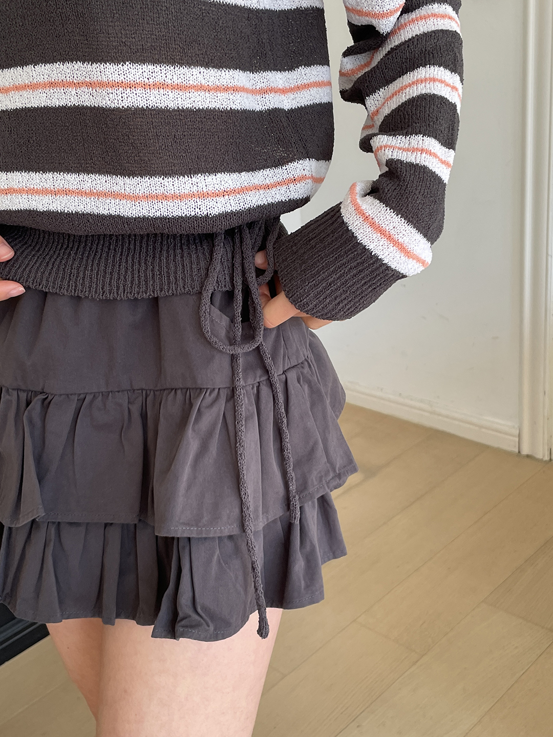 アクリルカラーヘンリーネックドローストリングハーフボタンルーズ長袖ボーダーTシャツ | 詳細画像13