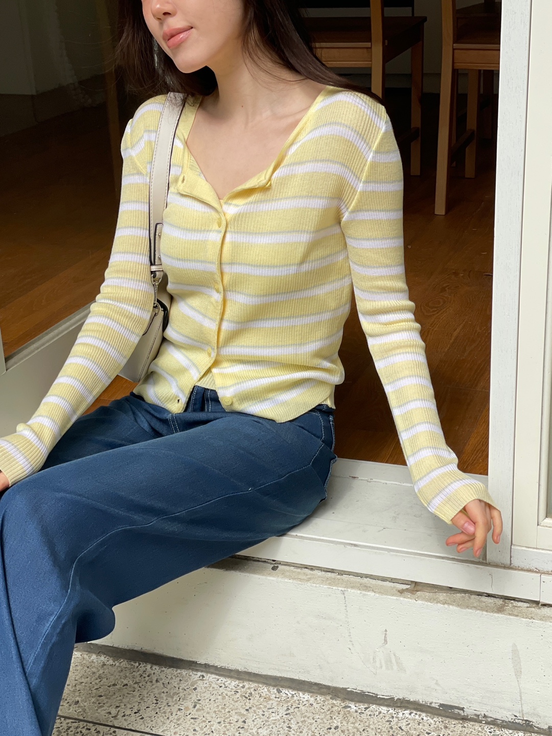 アクリルボタンラウンドネックスリム長袖セミクロップドボーダーカーディガン | 詳細画像2