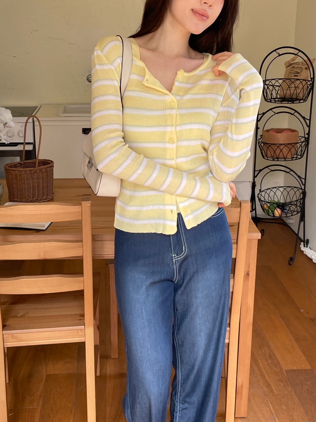 アクリルボタンラウンドネックスリム長袖セミクロップドボーダーカーディガン | 詳細画像4